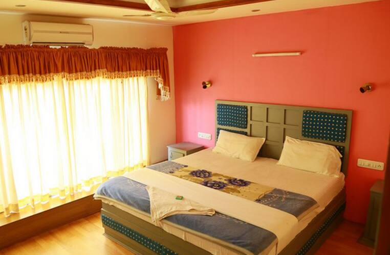 Puthussery 3 Bedroom Houseboat, Alleppey 3
